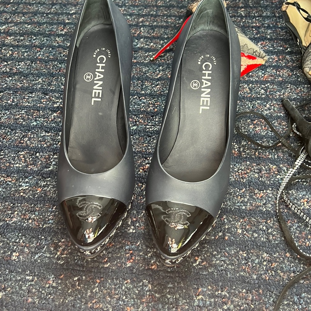 Chanel chain pump